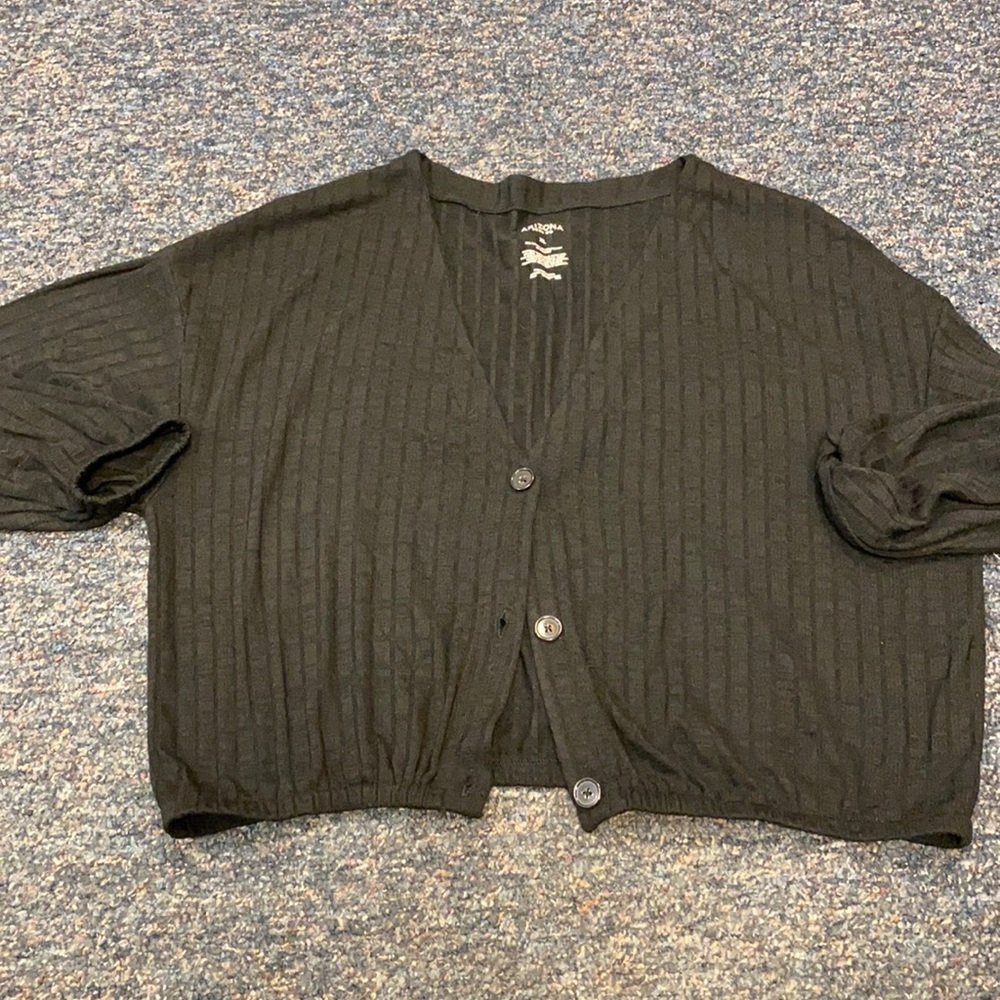 Arizona Jean Company Charcoal Button-Up Crop Top